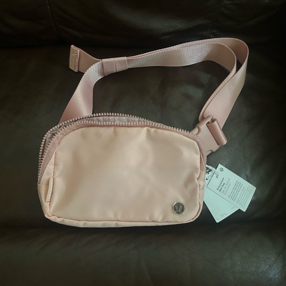 NWT Lululemon belt bag
